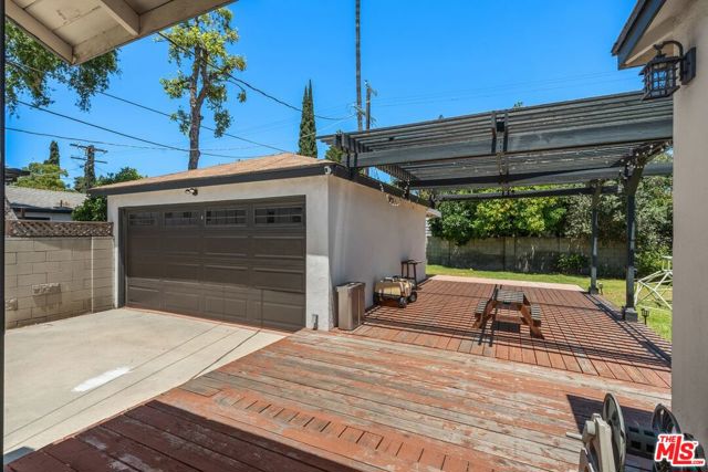 14357 Collins Street, Sherman Oaks CA: https://media.crmls.org/mediaz/8501f443-15c9-4ebc-a478-d285f5922513.jpg