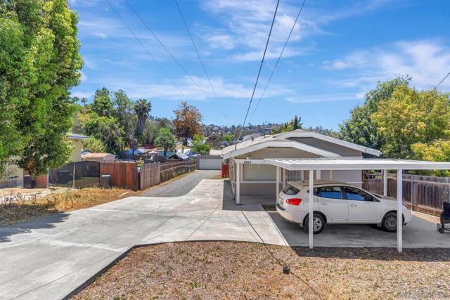 9065 67 Lemon St, Spring Valley CA: https://media.crmls.org/mediaz/85023d44-9ab1-4021-afa5-6ce3f3e265ac.jpg