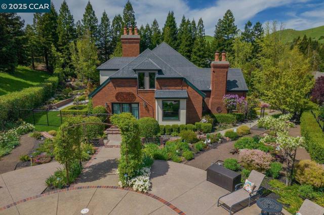 29 Brandt Dr, Moraga CA: https://media.crmls.org/mediaz/8502777d-2007-47ad-9214-1bee0f4ae6cf.jpg