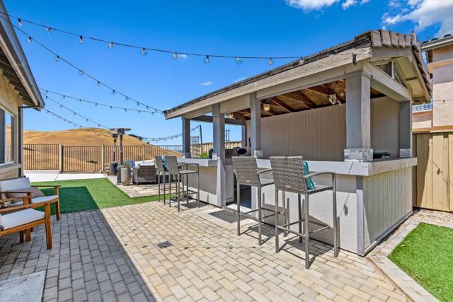 26446 Honor Lane, Salinas CA: https://media.crmls.org/mediaz/8502b2ef-478e-4081-8b49-68667817b398.jpg