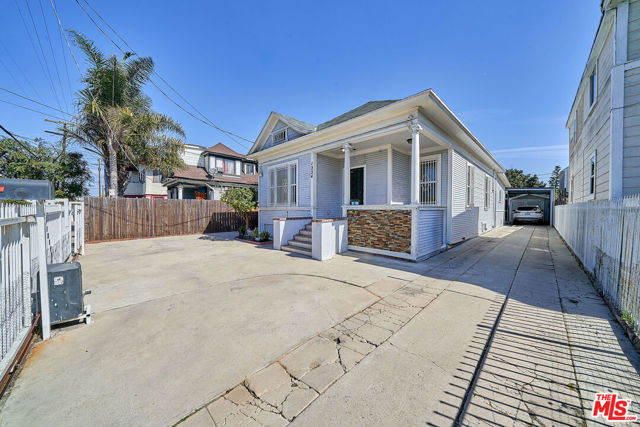 1224 Dewey Avenue, Los Angeles CA: https://media.crmls.org/mediaz/8502e6b1-a1db-4fef-b5dc-a285f2dc02b2.jpg