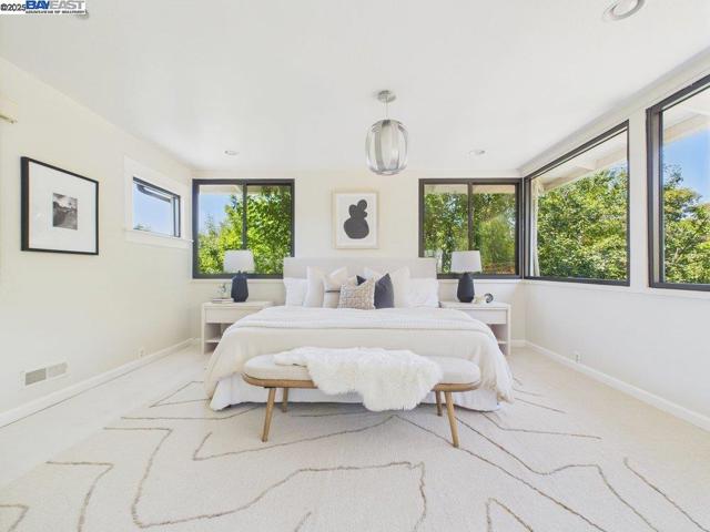 4418 Virginia Ave, Oakland CA: https://media.crmls.org/mediaz/8503fa03-ec22-4fcd-82e3-dfd6874267e1.jpg