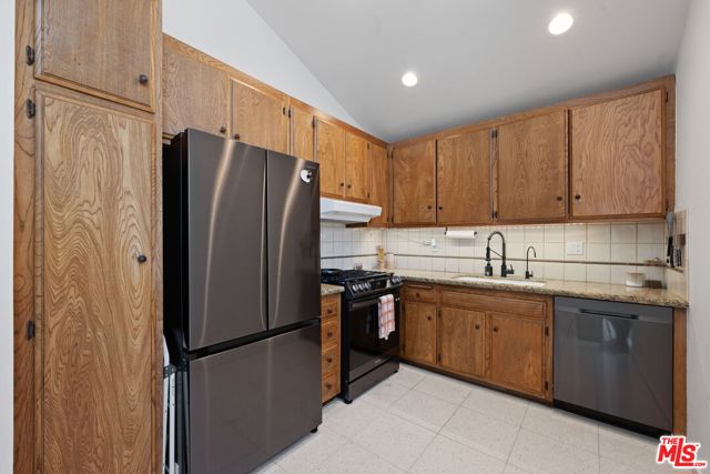 31568 Agoura Road, 4 photo 4