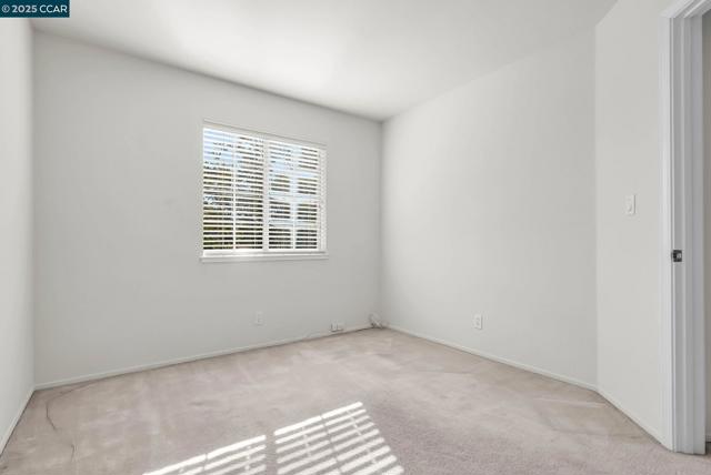 337 Saclan Terrace, Clayton CA: https://media.crmls.org/mediaz/8504d69d-cfd8-40fd-a56c-9625a33f9924.jpg