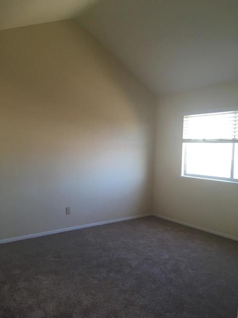 1109 Elmsford Way, Salinas CA: https://media.crmls.org/mediaz/8505298c-54e3-4df1-a53a-04324bacde88.jpg