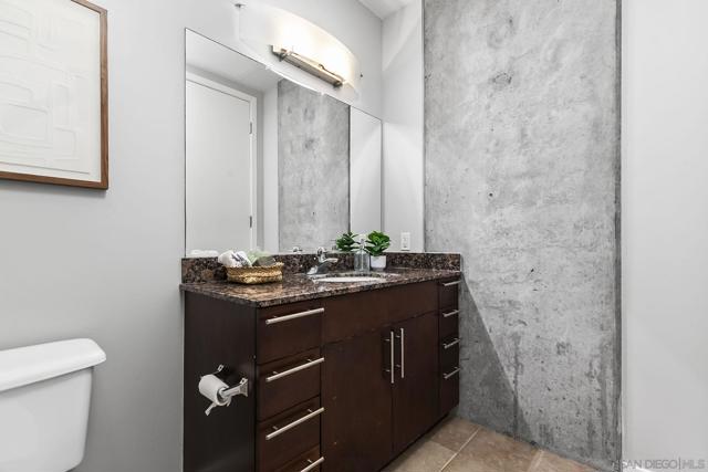 1025 Island Ave, San Diego CA: https://media.crmls.org/mediaz/8505aad8-64fc-4f00-b680-5793735c73d7.jpg