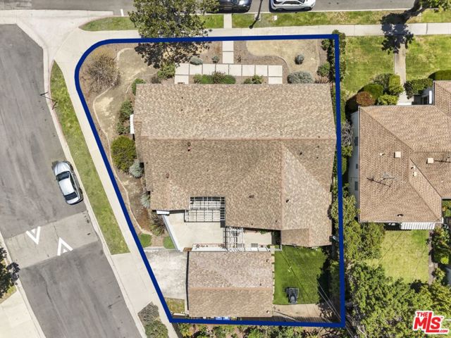 7801 Flight Avenue, Los Angeles CA: https://media.crmls.org/mediaz/8505ad81-bf77-464b-a90a-8891397f7bc3.jpg