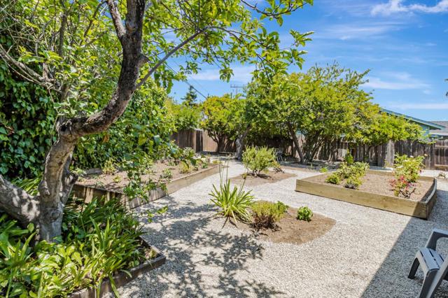 1873 Bahia Street, San Mateo CA: https://media.crmls.org/mediaz/85064442-0605-43a9-9fc3-fbd49e507229.jpg