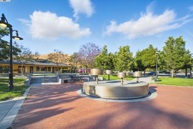 35864 Killorglin Cmn, Fremont CA: https://media.crmls.org/mediaz/85064a90-f1b8-4857-b65e-8d3f26fc0baa.jpg