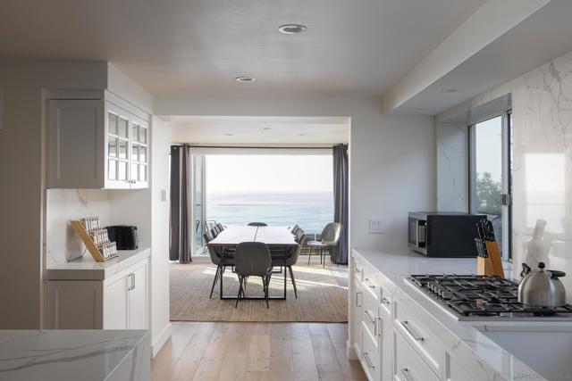 Image 15 of 45 For 1624 Torrey Pines Rd