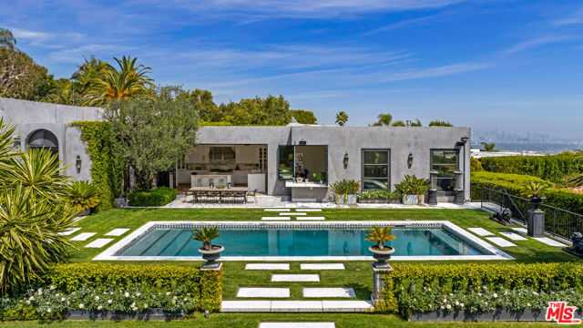 1457 Blue Jay Way, Los Angeles CA: https://media.crmls.org/mediaz/850714e1-c97e-4db9-b2dc-44bc6a02bc37.jpg