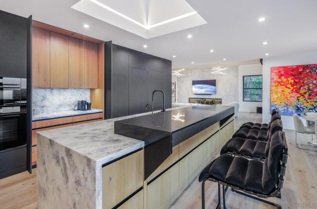 3240 Piragua St, Carlsbad CA: https://media.crmls.org/mediaz/85075456-4d3e-4bec-9a88-e9e9e0edc699.jpg