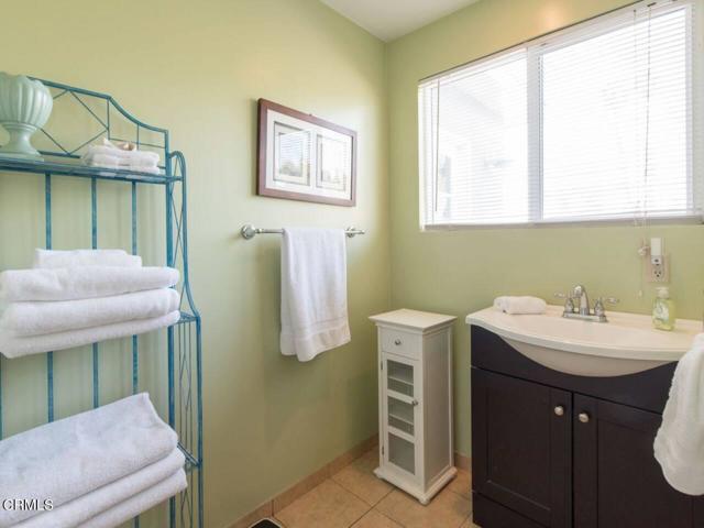 Detail Gallery Image 16 of 29 For 1251 Weymouth Ln, Ventura,  CA 93001 - 3 Beds | 2 Baths