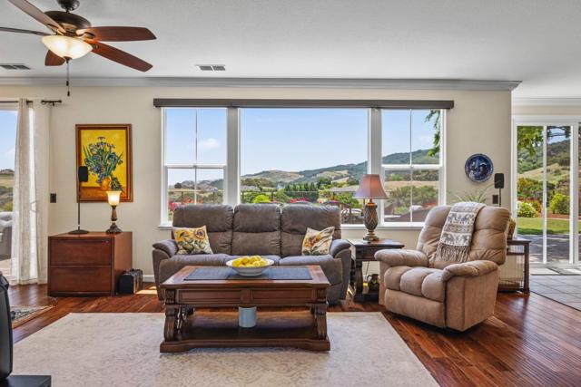 531 Via Vaquero Sur, San Juan Bautista CA: https://media.crmls.org/mediaz/8507b279-1abf-4d37-a12b-d85ac1ea31dd.jpg