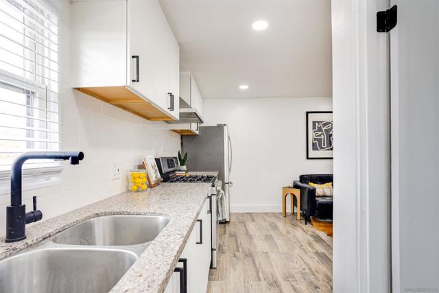 3831 Franklin Ave, San Diego CA: https://media.crmls.org/mediaz/85082eaf-3e5b-4585-8387-eca5620b1126.jpg