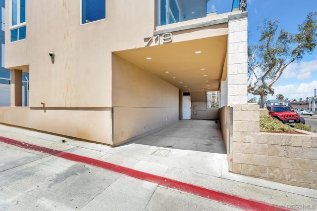 719 Manhattan Ct, San Diego CA: https://media.crmls.org/mediaz/85085889-fac9-45b9-9356-e6f0a329706f.jpg