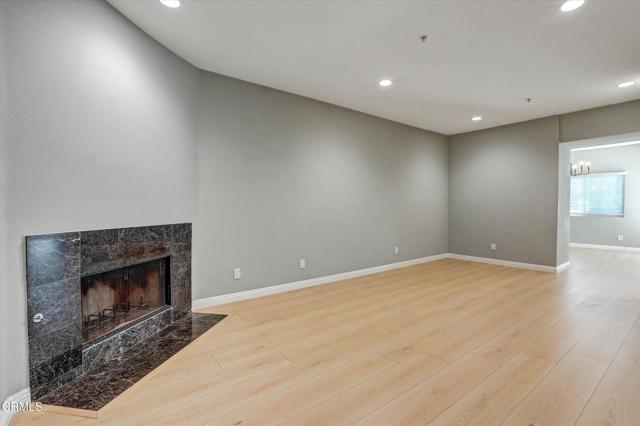 Detail Gallery Image 6 of 43 For 719 E Tujunga #B,  Burbank,  CA 91501 - 3 Beds | 2/1 Baths