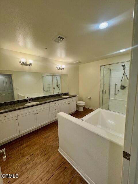 Detail Gallery Image 7 of 26 For 1008 Los Angeles Ave #106,  Ventura,  CA 93004 - 3 Beds | 2 Baths