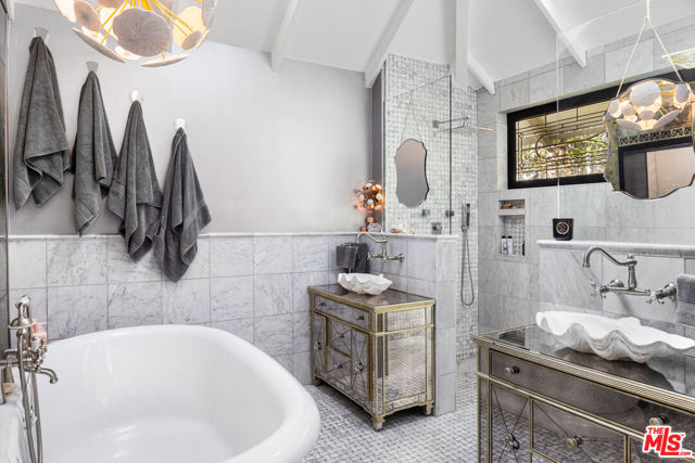 2116 3rd Street, Santa Monica CA: https://media.crmls.org/mediaz/85094b54-3ca8-45aa-aefc-174d73ab4924.jpg