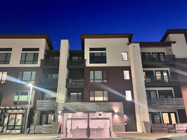 400 El Camino Real, Belmont CA: https://media.crmls.org/mediaz/85095487-ae7d-4ea1-bc9d-eddc2f4c9983.jpg