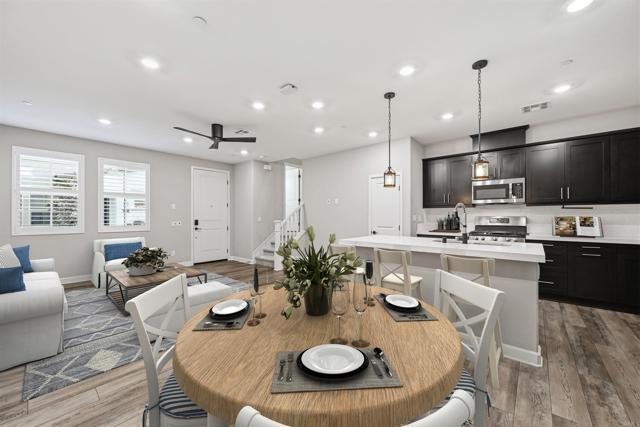 Detail Gallery Image 9 of 32 For 1118 Delpy View, Vista,  CA 92084 - 3 Beds | 2/1 Baths