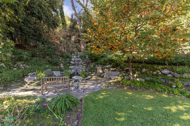 Detail Gallery Image 4 of 8 For 1345 Carnarvon Dr, Pasadena,  CA 91103 - 2 Beds | 2 Baths