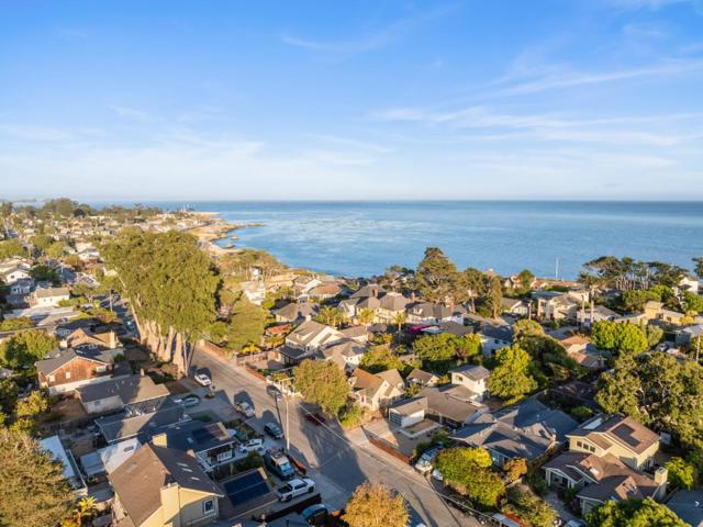 421 Oxford Way, Santa Cruz CA: https://media.crmls.org/mediaz/850a907f-f289-4595-9579-f8edca74542f.jpg