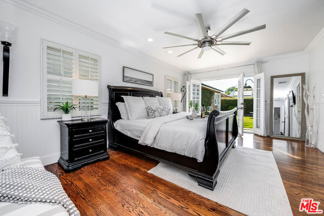 5711 Colbath Avenue, Valley Glen CA: https://media.crmls.org/mediaz/850ac22f-ff1b-48d9-b789-8bb32195522b.jpg