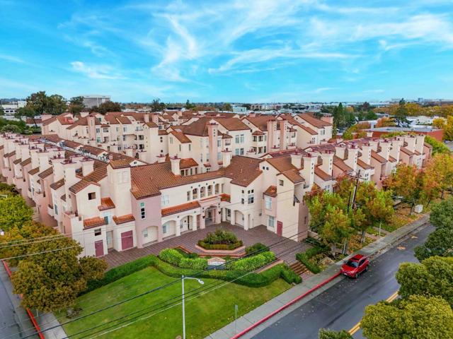 1951 Ofarrell Street, San Mateo CA: https://media.crmls.org/mediaz/850ac6b9-4122-4101-b9fc-3d35c3778cad.jpg