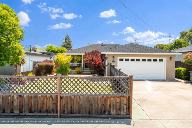 3123 Wessex Way, Redwood City CA: https://media.crmls.org/mediaz/850b30e8-ec6c-49ef-9704-bd6cdd61ea26.jpg