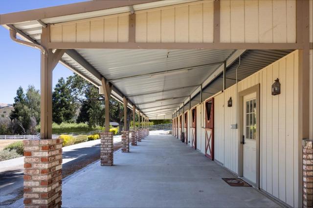 6 Sleepy Hollow Drive, Carmel Valley CA: https://media.crmls.org/mediaz/850b698f-c8b9-4ffe-8627-96a6080e0e67.jpg