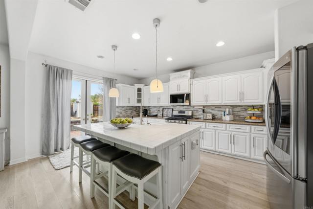 Detail Gallery Image 9 of 48 For 332 Monument Pkwy, Perris,  CA 92570 - 5 Beds | 5 Baths