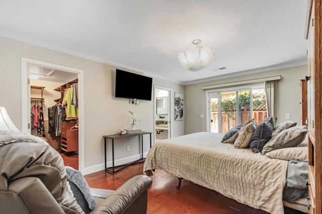 10881 Barranca Drive, Cupertino CA: https://media.crmls.org/mediaz/850c24c2-f39d-4713-823d-b9cf6bcbf4dc.jpg