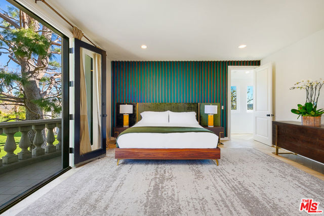 10502 Yellow Hill Road, Malibu CA: https://media.crmls.org/mediaz/850c8da4-39d8-4913-a92e-be7d748fecb0.jpg