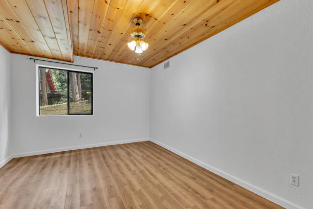 53962 Marian View Drive, Idyllwild CA: https://media.crmls.org/mediaz/850cfb19-e6c4-4fb3-9e0a-7c43bde82469.jpg