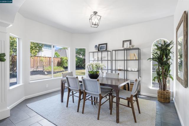 5 Stuart Place, Danville CA: https://media.crmls.org/mediaz/850d17f5-97d2-424b-b2eb-6d7498d37a35.jpg