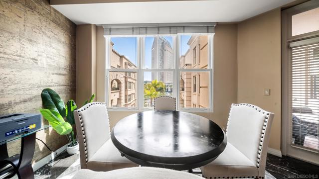 655 india St, San Diego CA: https://media.crmls.org/mediaz/850d18ec-26e1-4b62-b519-2b8dea39f3a7.jpg