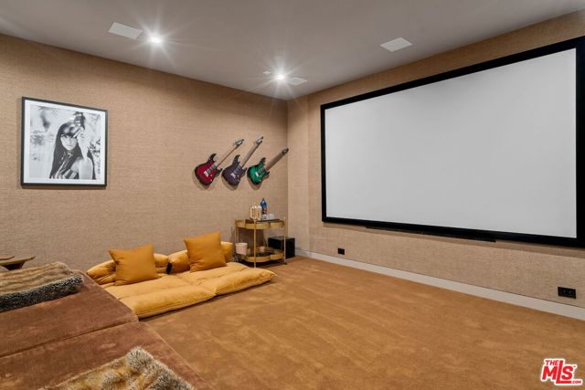 1030 Somera Road, Los Angeles CA: https://media.crmls.org/mediaz/850d5111-0e29-4331-a007-219ede914f92.jpg