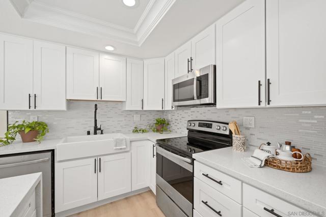 524 Via De La Valle,  CA: https://media.crmls.org/mediaz/850d55a7-a8b6-4ac9-a065-daee4f3fdc1f.jpg