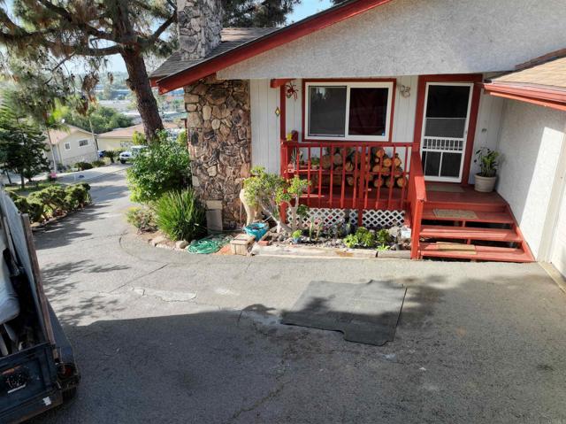 Detail Gallery Image 13 of 57 For 2430 Sunflower Ter, Vista,  CA 92083 - 3 Beds | 2 Baths