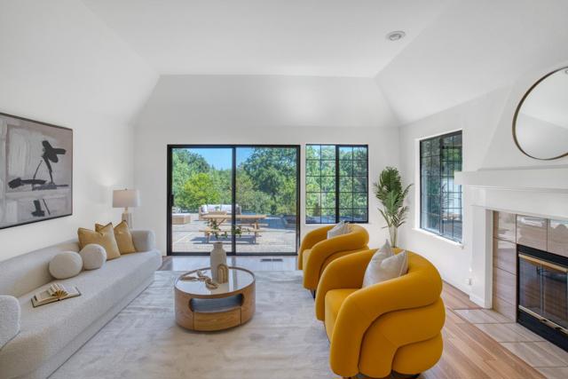 18 Foothill Place, Pleasanton CA: https://media.crmls.org/mediaz/850dbbd8-04da-4c44-a650-a7fbcb7ff593.jpg