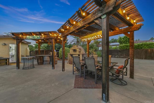 1508 Sequoia Lane, Vista CA: https://media.crmls.org/mediaz/850df88a-b2ca-4c96-9192-87d94a0f5a5b.jpg