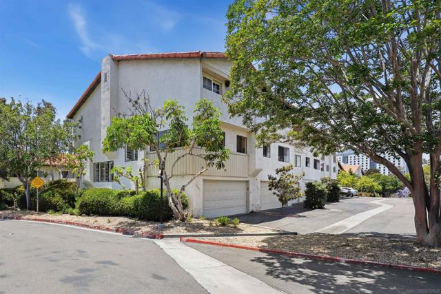 3946 La Jolla Village Dr, La Jolla CA: https://media.crmls.org/mediaz/850e3043-f37f-491a-a3d9-213d8fdbbeb7.jpg
