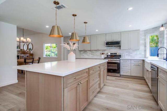Image 15 of 60 For 4966 Lakewood Ct