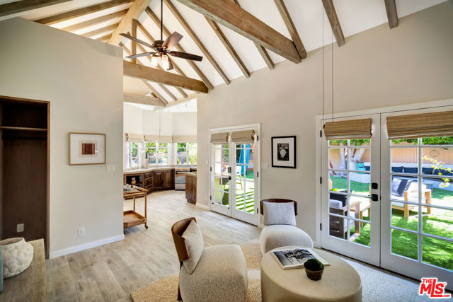 14071 Roblar Road, Sherman Oaks CA: https://media.crmls.org/mediaz/850f1bce-6123-4805-a4d1-72034054a990.jpg