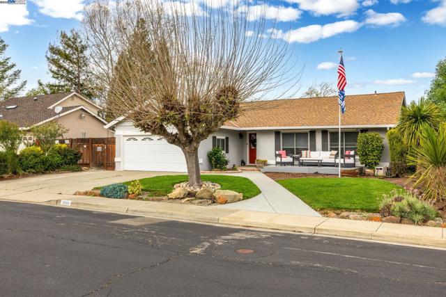 2889 Biddleford Drive, San Ramon CA: https://media.crmls.org/mediaz/850fc15b-31a4-4559-acc3-8cbd621fc7e8.jpg