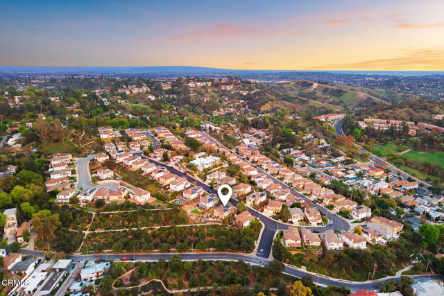 653 Milford Street, Los Angeles CA: https://media.crmls.org/mediaz/850ffd98-f4da-4b7e-badc-5057b9ccba57.jpg