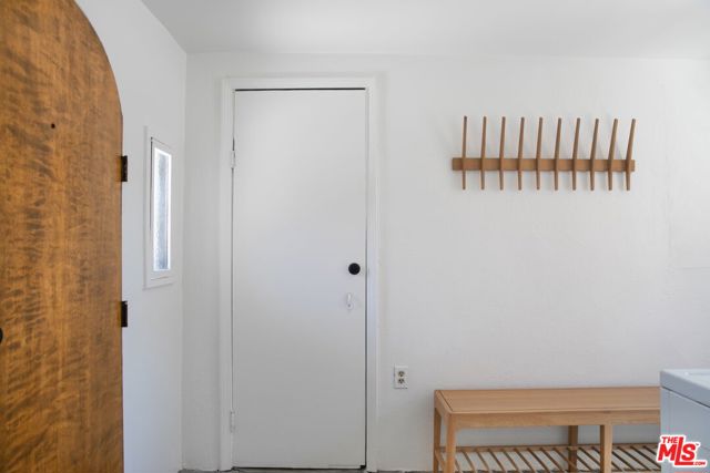 898 N Chester Avenue, Pasadena CA: https://media.crmls.org/mediaz/851001e3-c302-4ad6-9777-98509cce78ab.jpg
