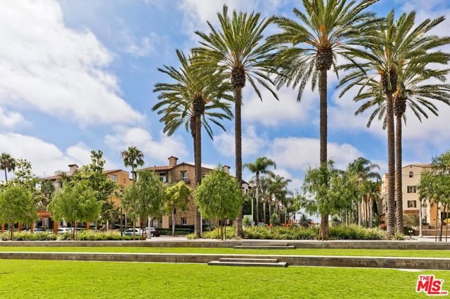 7100 Playa Vista Drive, Playa Vista CA: https://media.crmls.org/mediaz/8510532d-594c-4931-9043-d10528830561.jpg