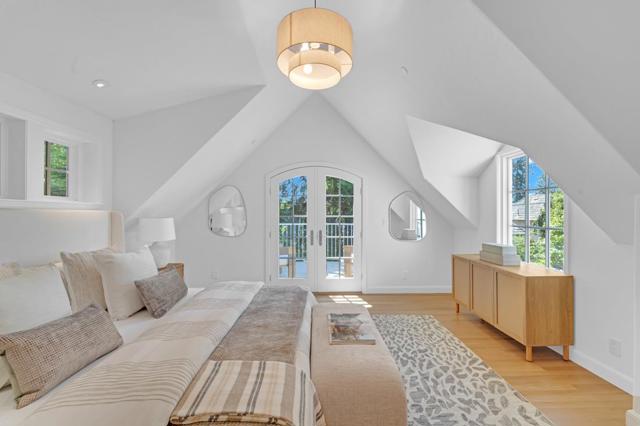 729 Concord Way, Burlingame CA: https://media.crmls.org/mediaz/8510ba14-8e5e-4242-a13b-9581b88ebdca.jpg